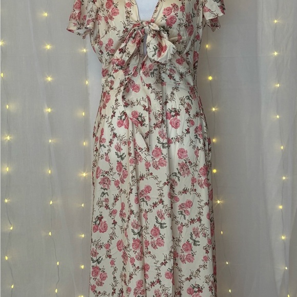 Francesca's Collections Dresses & Skirts - Francesca's Collections Pink and Cream Floral Maxi Dress